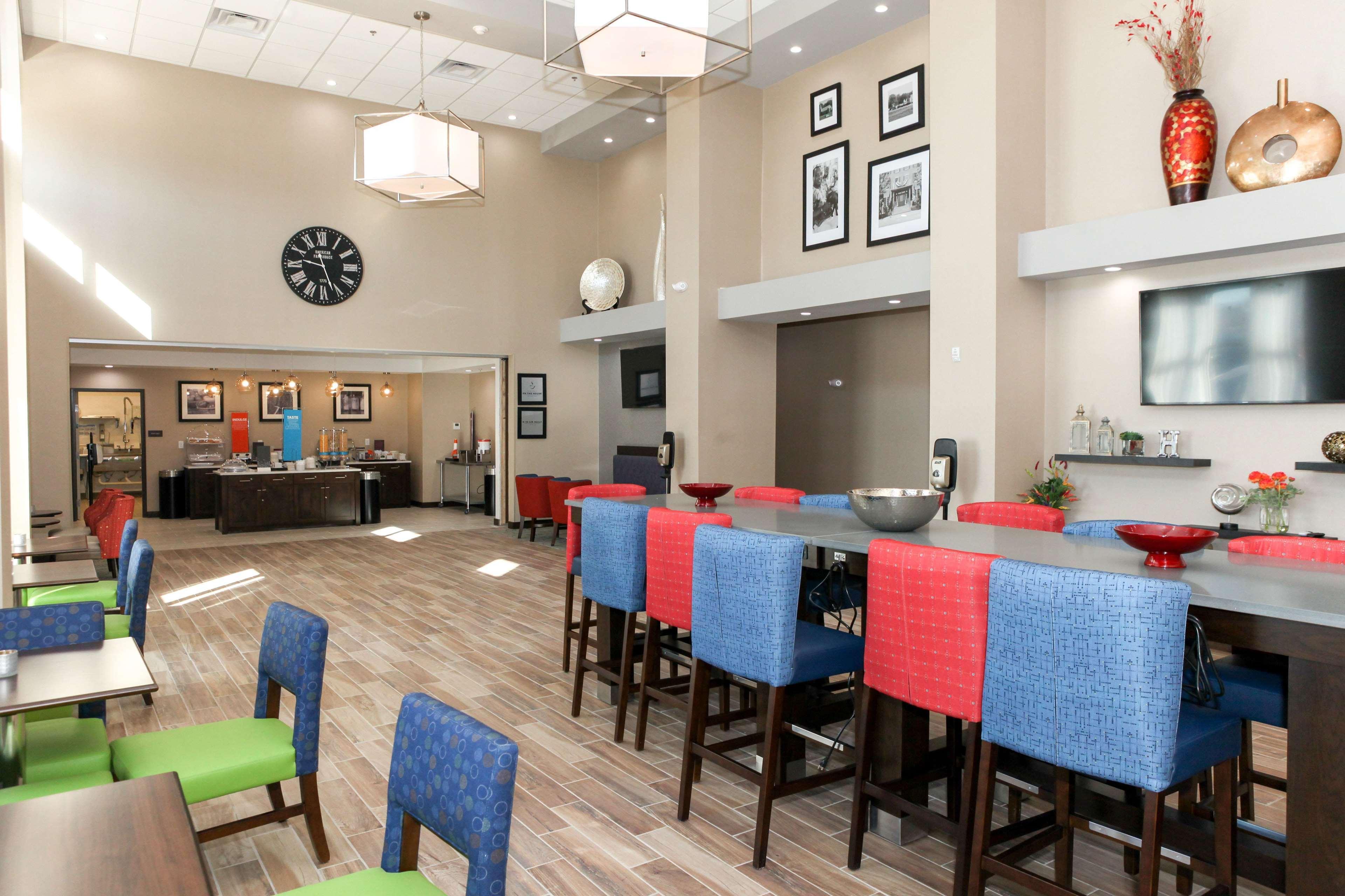 Hotel Hampton &